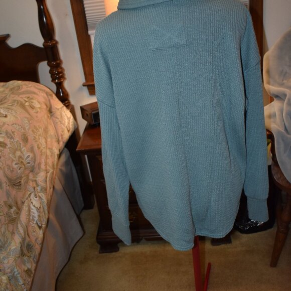 top - Picture 5 of 6